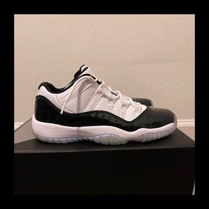 Jordan 11 Retro Low Iridescent